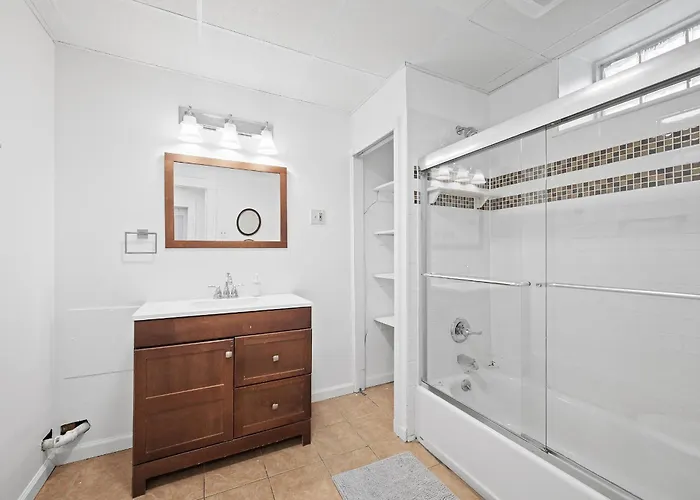 Shadyside, !a Modern And Bright Private Bedroom With Shared Bathroom Pittsburgh