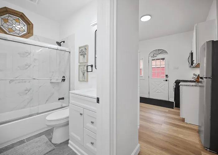 Shadyside, !a Modern And Bright Private Bedroom With Shared Bathroom Pittsburgh