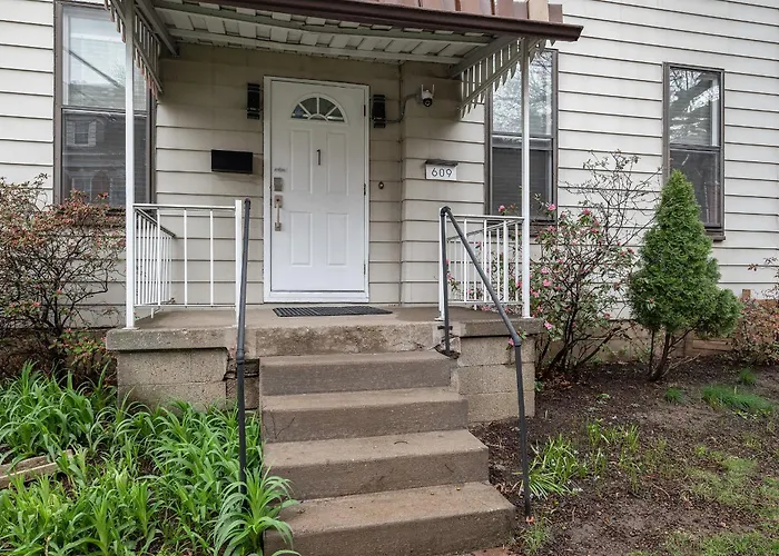 Homestay Shadyside, !a Modern And Bright Private Bedroom With Shared Bathroom Pittsburgh