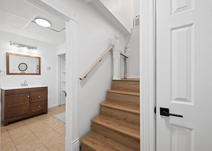 Shadyside, !a Modern And Bright Private Bedroom With Shared Bathroom *