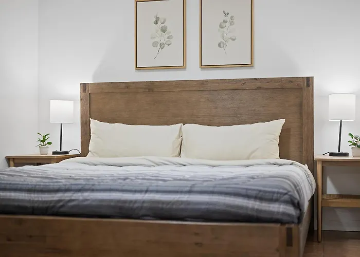 Shadyside, !a Modern And Bright Private Bedroom With Shared Bathroom *